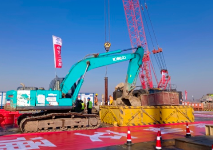 安羅高速黃河特大橋過年不停工 起重滑車助力大橋建設(shè)
